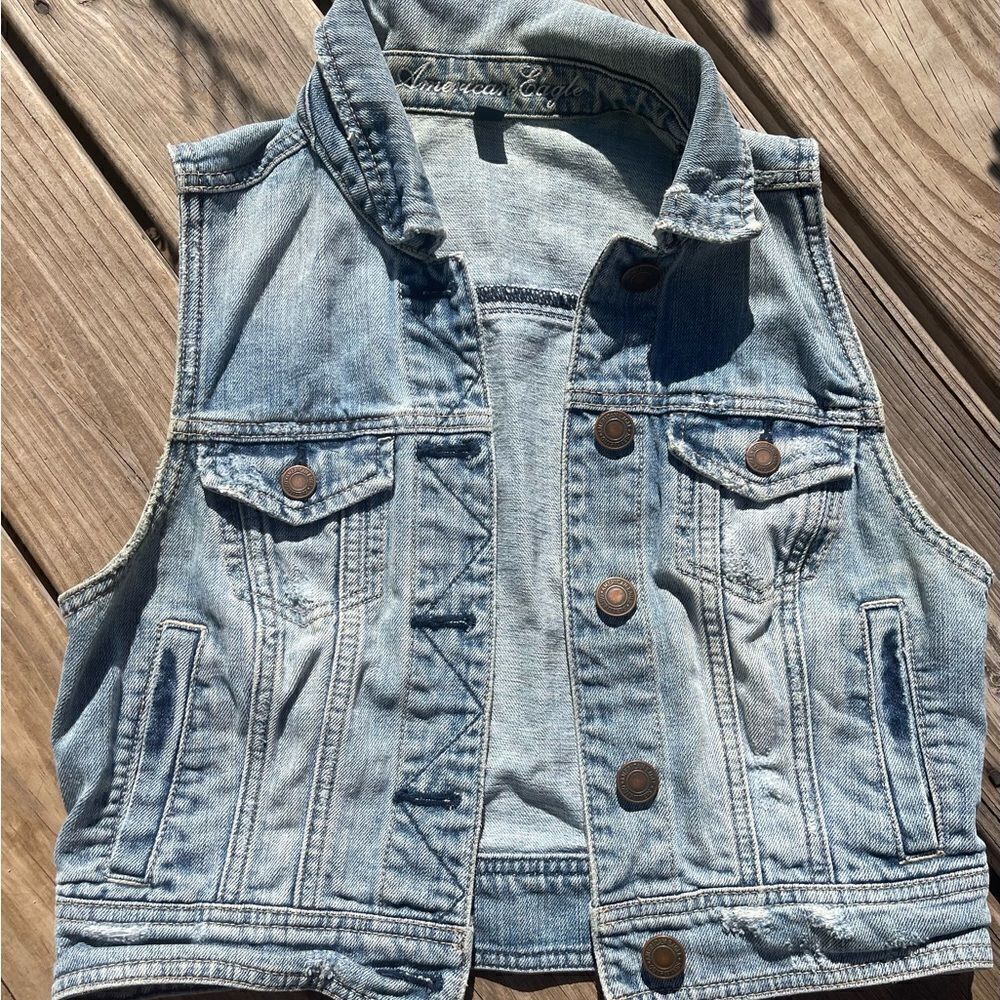 American eagle small/petite distressed jean vest